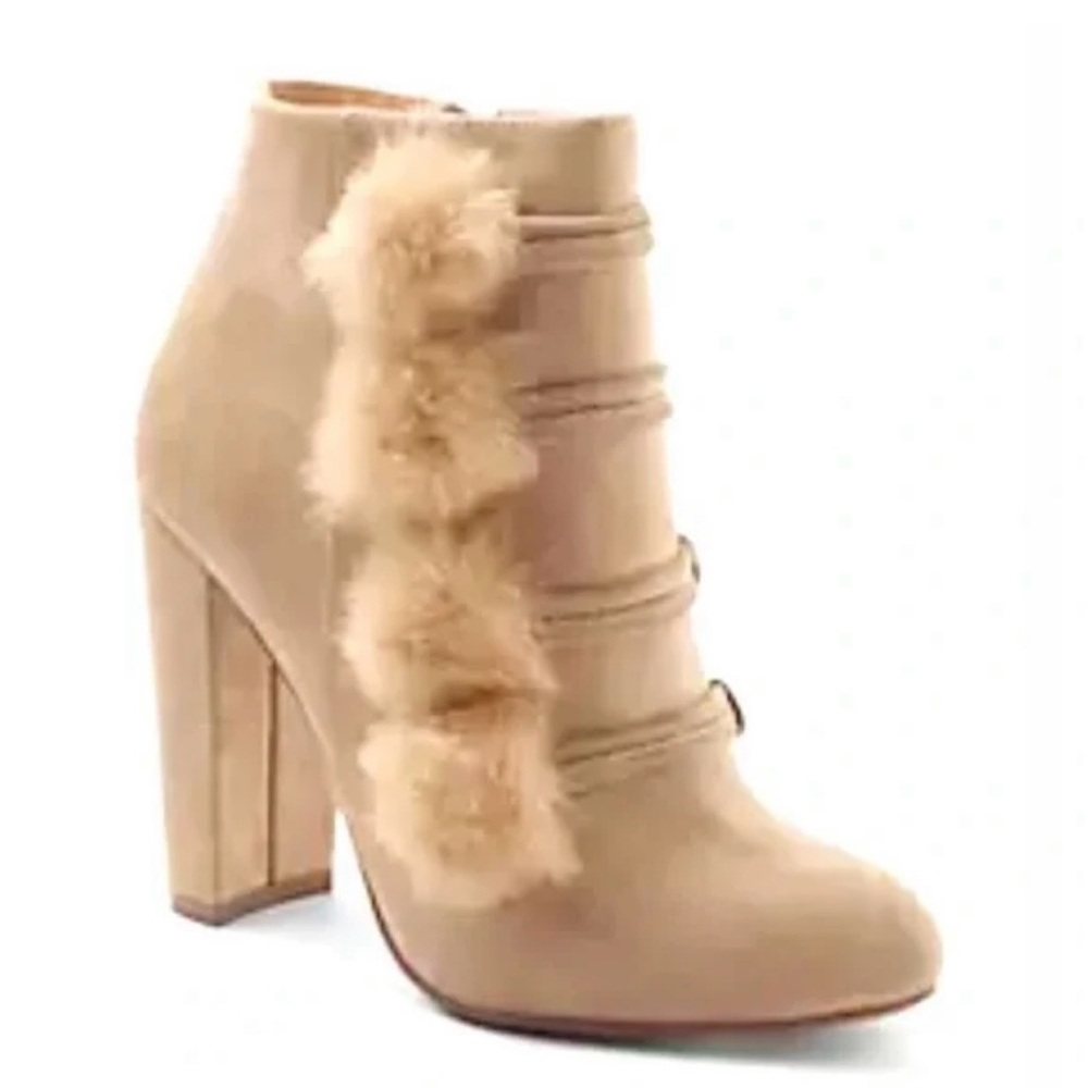 🤎 Francesca’s - Tan Heeled Boots with Fur Accents - Size: 9
